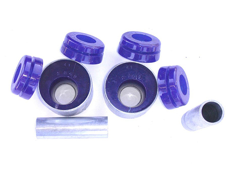 SuperPro sada vnitřních zadních silentbloků předního spodního řídicího ramene (80 duro/ShA)