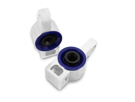 SuperPro přední spodní sada držáků řídicích ramen (80 duro/ShA)