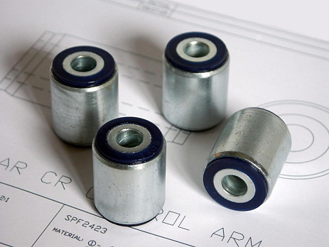 SuperPro pravý horní nebo spodní silentblok řídicího ramene (80 duro/ShA)