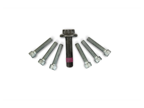 Pedders VW Amarok šrouby předního hnacího hřídele (jedna strana)