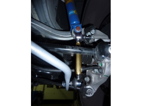Whiteline ZADNÍ spojovací tyče stabilizátoru Nissan GT-R R35 AWD